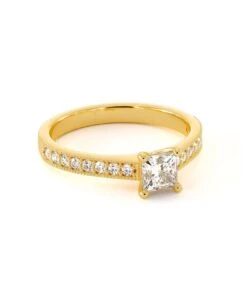 VICTORIA(Solitaire Victoria 2) -MAISON ISOR Boutique Maison Isor Solitaire Victoria Or Jaune 003 0c341af0 c77f 4e40 b9d6 f3e8b2448d7d